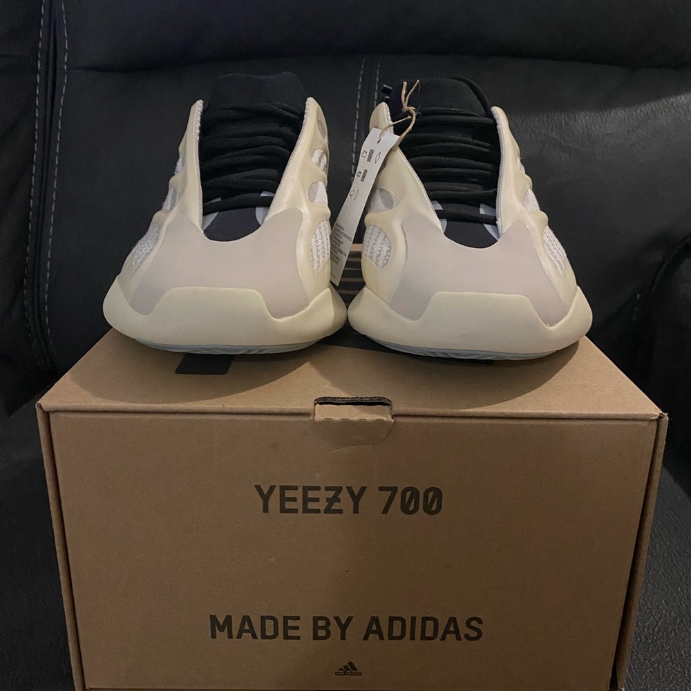 Adidas Yeezy 700 V3 Azael